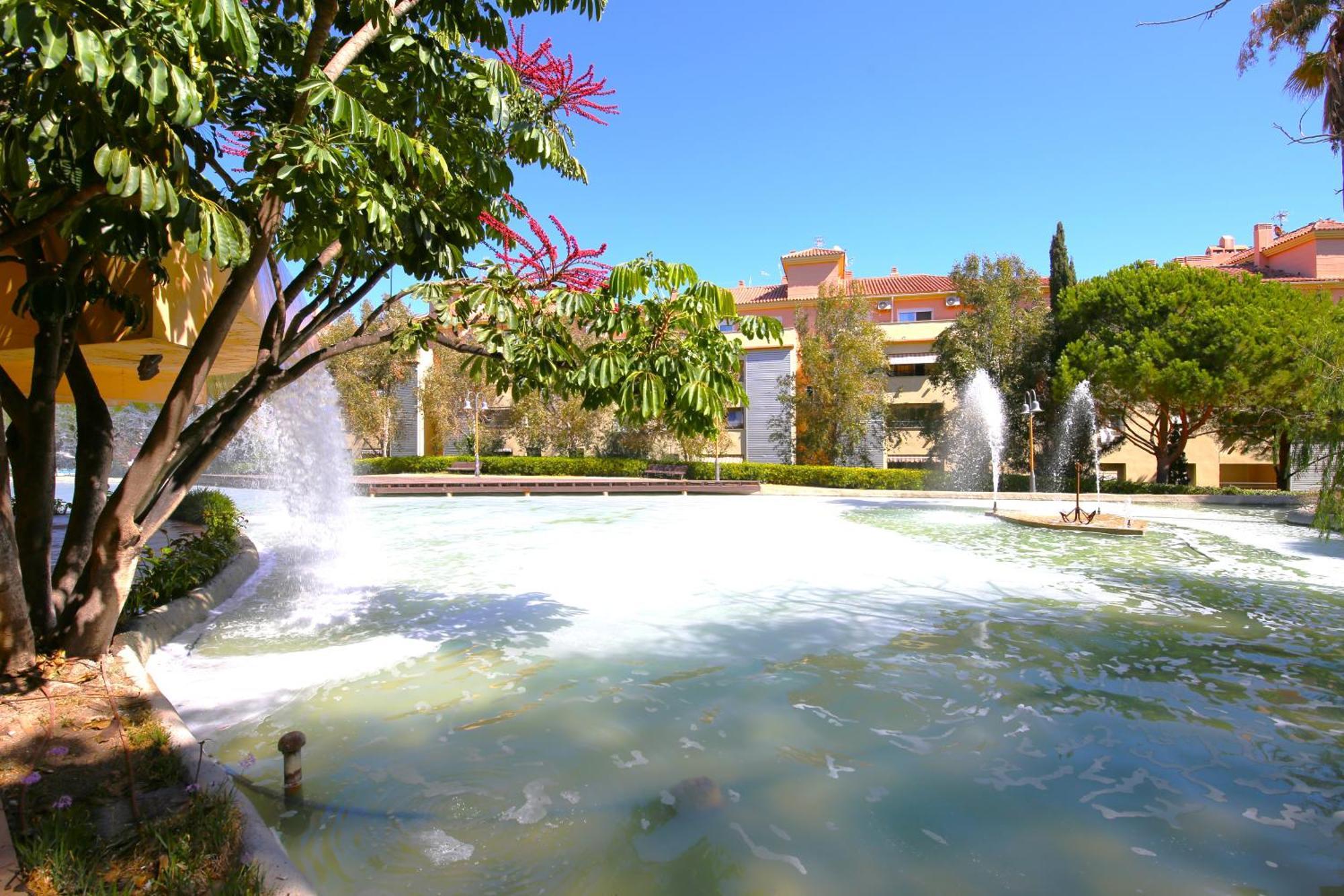 Estepona Town Apartment Carmen Exteriör bild